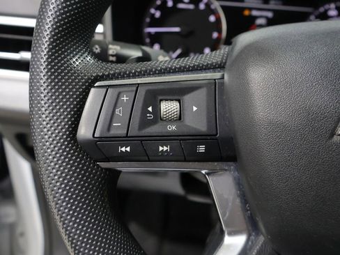 Used 2023 Mitsubishi Outlander ES AWD/4WD image 32