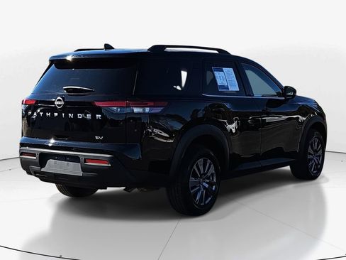 Used 2024 Nissan Pathfinder SV image 5