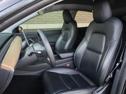 Used 2021 Tesla Model Y Long Range AWD/4WD image 15