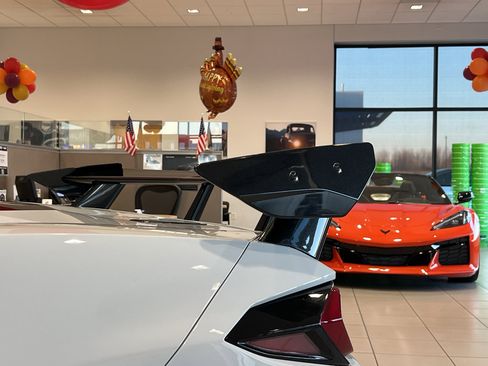 Used 2022 Chevrolet Corvette Stingray Coupe w/ 1LT image 9