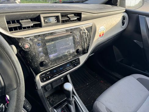 Used 2017 Toyota Corolla LE FWD image 10