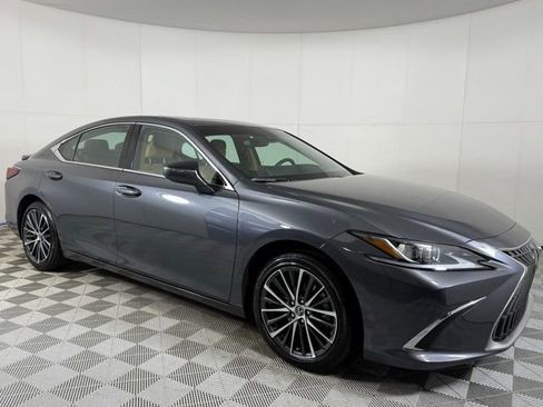 Certified 2025 Lexus ES 300h w/ Premium Package image 8