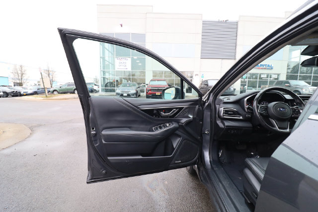 Used 2023 Subaru Outback Touring XT AWD/4WD image 32