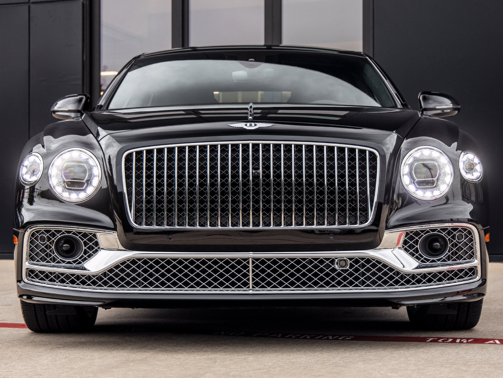 Used 2023 Bentley Flying Spur Azure AWD/4WD image 4