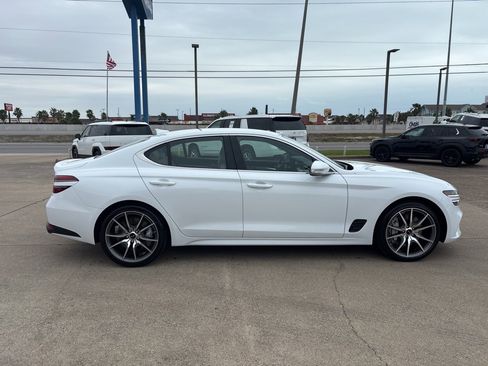 Used 2025 Genesis G70 2.5T image 7