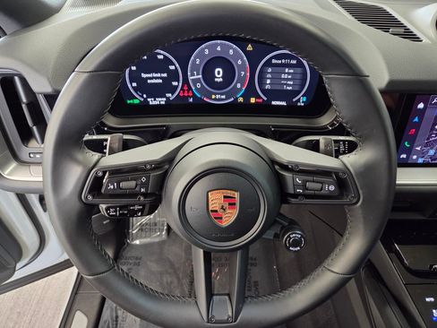 Certified 2026 Porsche Cayenne Coupe w/ Premium Package Plus AWD/4WD image 17