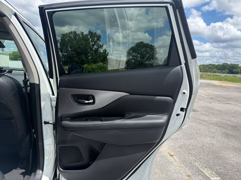 Certified 2024 Nissan Murano SV w/ SV Midnight Edition Package FWD image 16