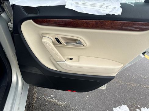 Used 2011 Volkswagen CC Lux Plus image 17