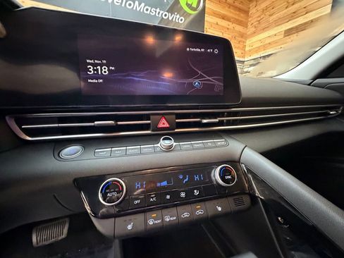 Certified 2023 Hyundai Elantra SEL w/ Convenience Package image 18
