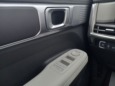 Used 2025 Hyundai Santa Fe SEL image 27