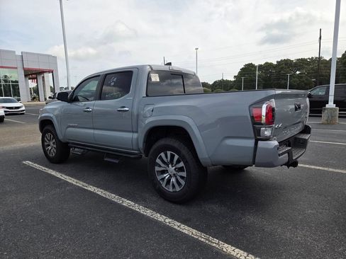Used 2020 Toyota Tacoma Limited AWD/4WD image 8