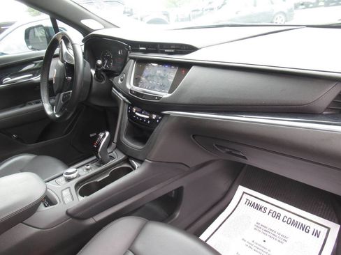 Used 2024 Cadillac XT5 Premium Luxury w/ LPO, Floor Liner Package AWD/4WD image 10