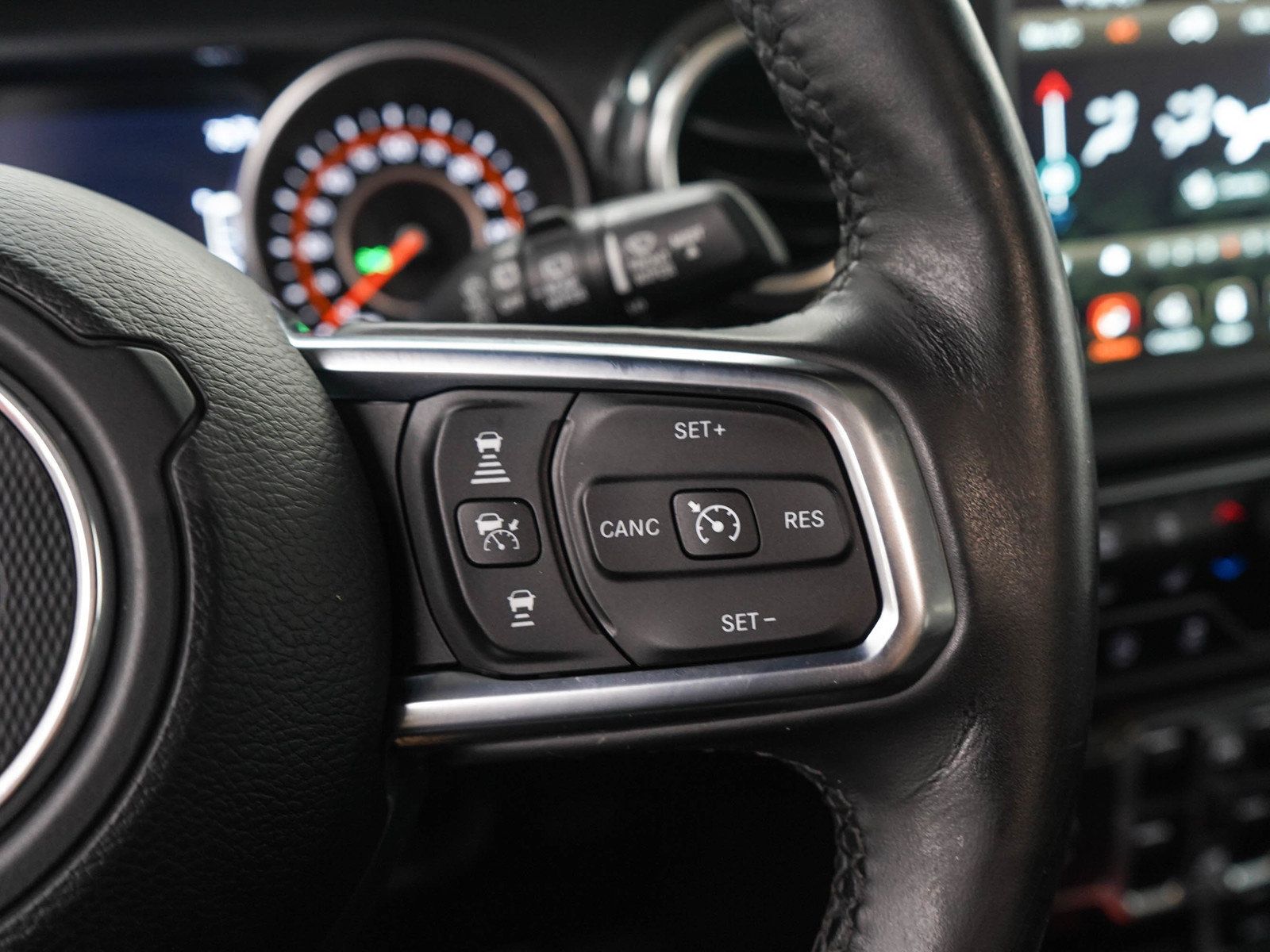 Used 2020 Jeep Wrangler Unlimited Sahara AWD/4WD image 24