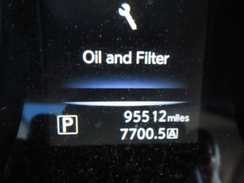 Used 2015 Nissan Rogue SV w/ SV Premium Package image 19