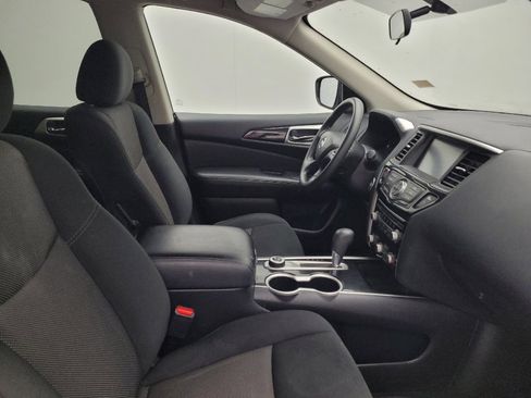 Used 2020 Nissan Pathfinder S image 21