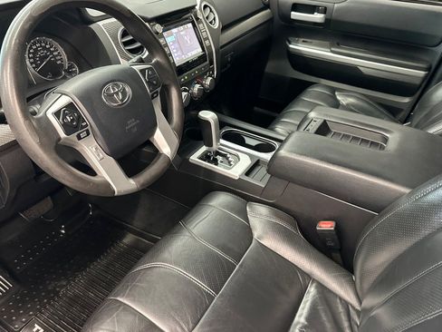 Used 2014 Toyota Tundra SR5 w/ SR5 Upgrade Package RWD image 10