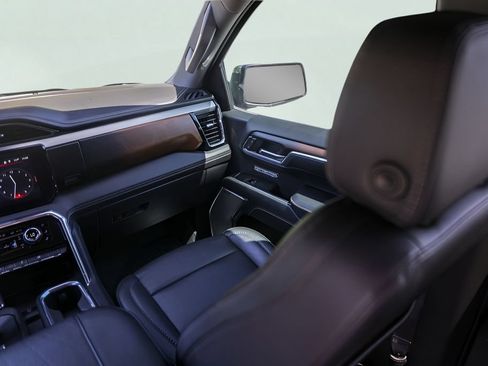Used 2024 GMC Sierra 1500 Denali w/ Technology Package RWD image 30