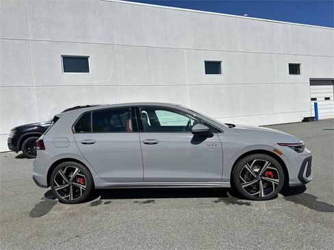 New 2025 Volkswagen GTI SE image 6