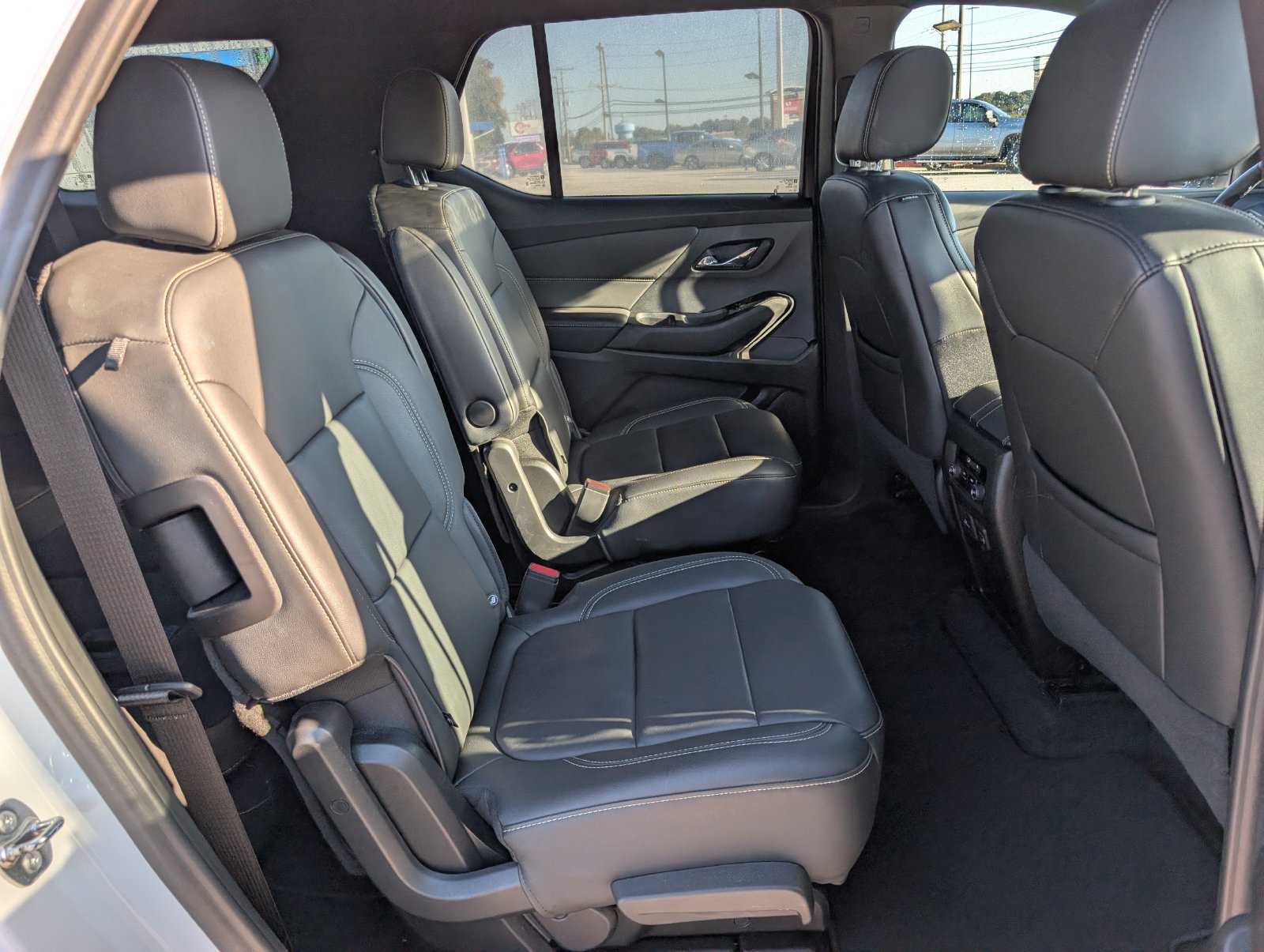 Used 2023 Chevrolet Traverse LT w/ LT Premium Package AWD/4WD image 13