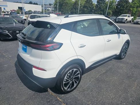 Used 2023 Chevrolet Bolt EUV Premier w/ Super Cruise Package FWD image 8