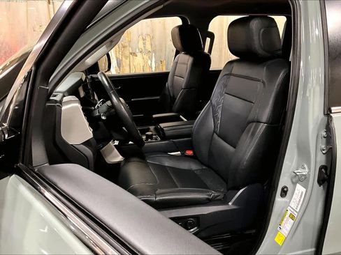 Used 2024 Toyota Tundra Limited image 7
