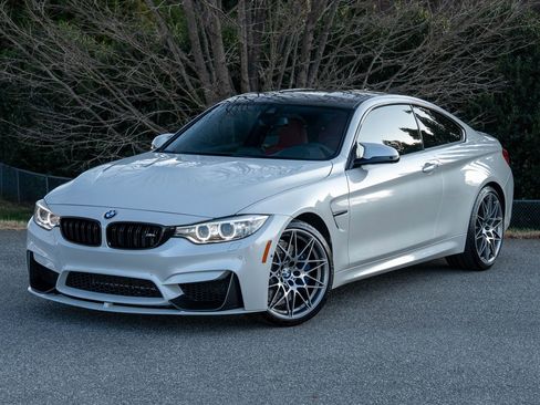 Used 2017 BMW M4 Coupe image 1