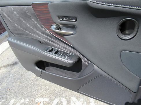 Used 2019 Lexus LS 500 image 25