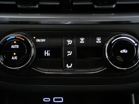 Used 2024 Buick Envista Preferred w/ Convenience II Package image 19