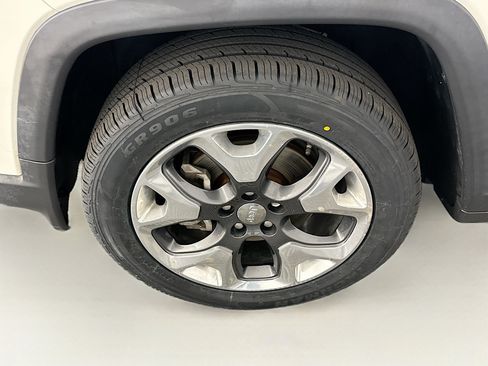 Used 2018 Jeep Compass Limited AWD/4WD image 11