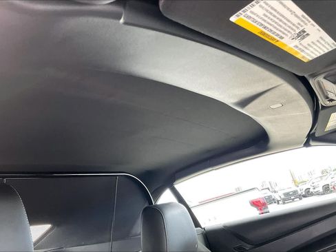 Used 2020 Chevrolet Camaro LT w/ Technology Package RWD image 29