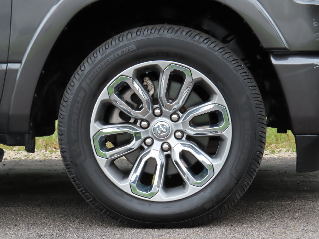 Used 2021 RAM 1500 Laramie AWD/4WD image 17