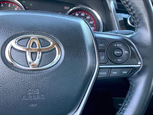 Used 2020 Toyota Camry XSE image 23