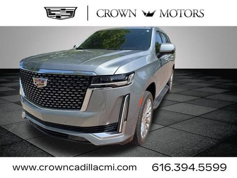 Used 2024 Cadillac Escalade Premium Luxury AWD/4WD image 3