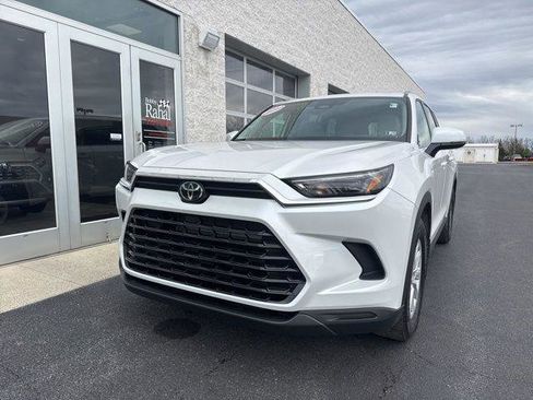 Certified 2024 Toyota Grand Highlander XLE image 2