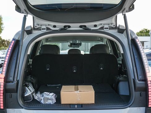 New 2026 Hyundai Ioniq 9 SE image 12