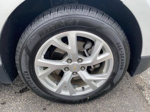 Used 2018 Chevrolet Equinox LT FWD image 28