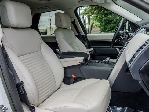 Used 2023 Land Rover Discovery S AWD/4WD image 23