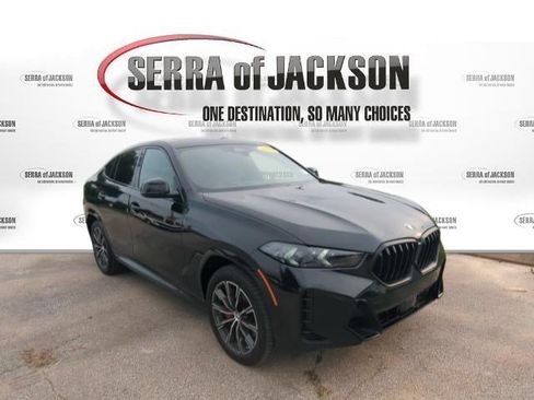 Used 2025 BMW X6 xDrive40i AWD/4WD image 2