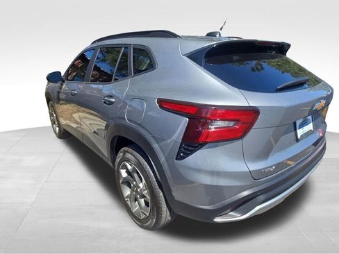 Used 2026 Chevrolet Trax LT w/ Driver Confidence Package FWD image 13