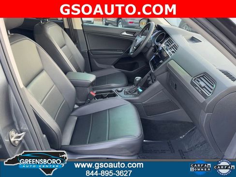 Used 2021 Volkswagen Tiguan SE w/ Panoramic Sunroof Package image 14