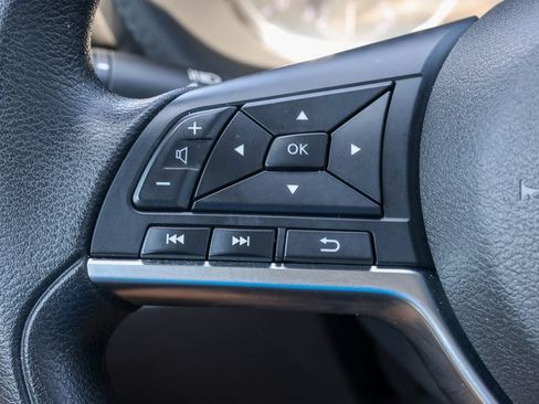 Used 2025 Nissan Sentra SV FWD image 24