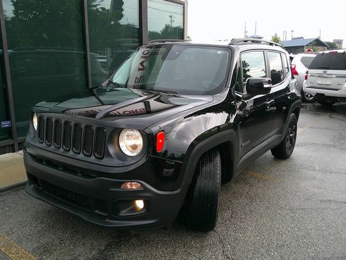 Used 2017 Jeep Renegade Altitude FWD image 1