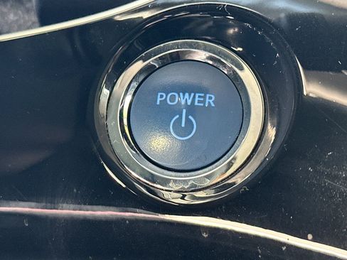 Certified 2022 Toyota Prius LE image 27