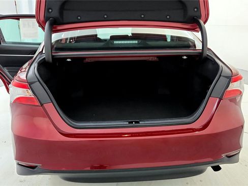 Used 2019 Toyota Camry LE w/ Carpet Mat Package image 20