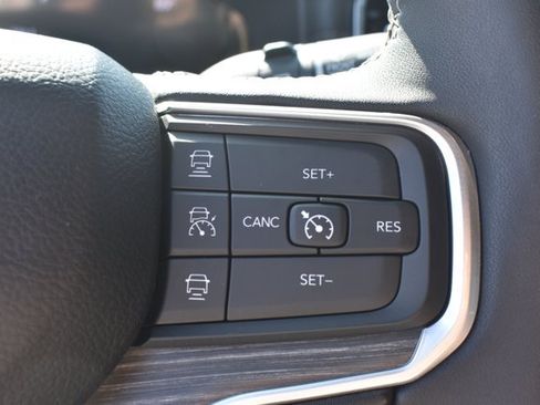 Used 2024 Jeep Wagoneer Series II w/ Flexible Seating Group AWD/4WD image 22