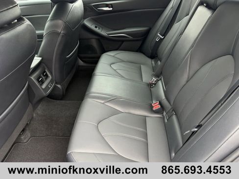 Used 2022 Toyota Avalon XLE w/ Moonroof Package image 29