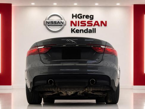 Used 2017 Jaguar XF Premium RWD image 6