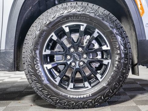 Used 2024 Chevrolet Traverse Z71 w/ Enhanced Driving Package image 19