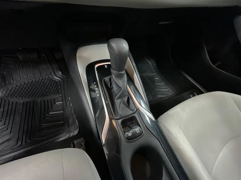 Used 2022 Toyota Corolla LE FWD image 15