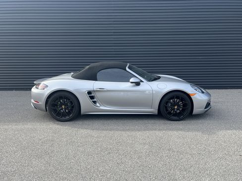 Certified 2024 Porsche 718 Boxster image 8